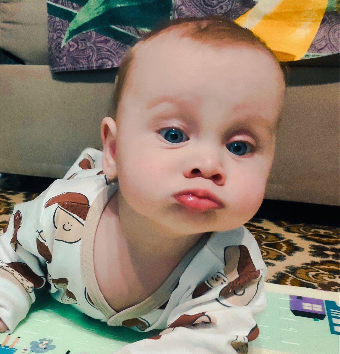 Поля, ещё не умеющая ползать, но очень к этому стремящаяся