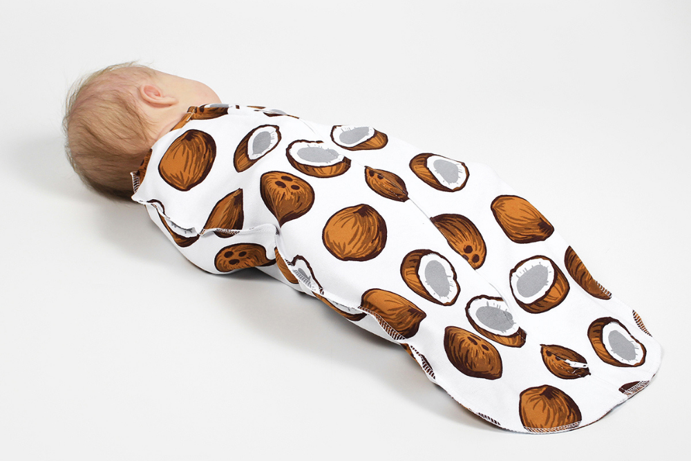 В пелёнке-коконе малышу тепло и комфортно. Расцветки подходят и мальчикам, и девочкам
