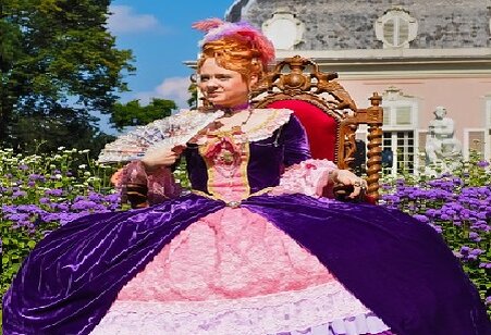 Вот такой я вижу Лили.  Картинка с сайта pixabay.com/ru. Бесплатно для коммерческого использования, указание авторства не требуется.