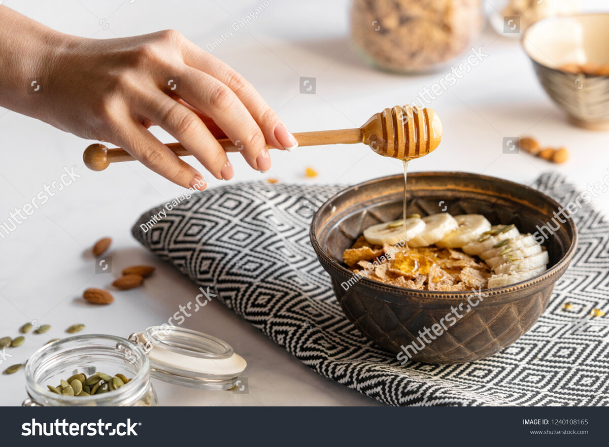 Примеры фотографий Дмитрия Галаганова. Источник: https://www.shutterstock.com/ru/g/dmitrygalaganov и https://stock.adobe.com/ru/contributor/202167794/galaganov