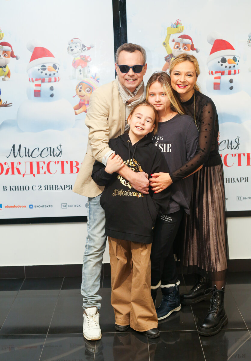 Владимир Левкин с семьей