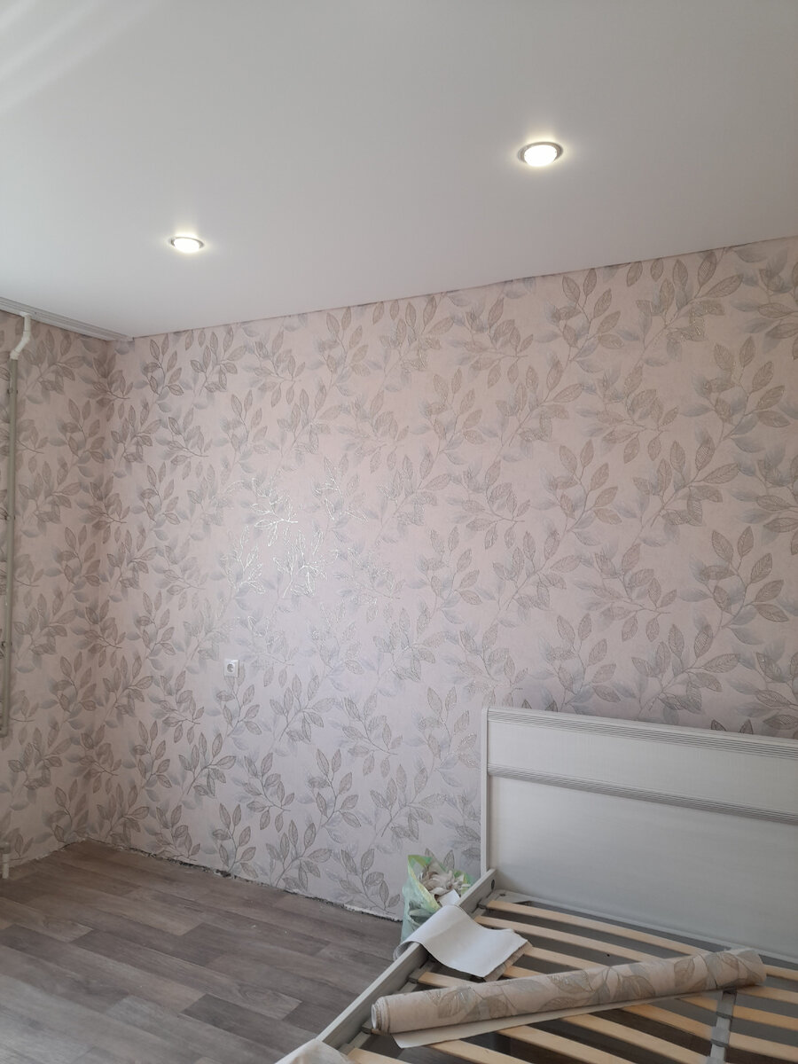 Какие обои можно поклеить в небольшой спальне. Мой пример комната 14 м2 ...