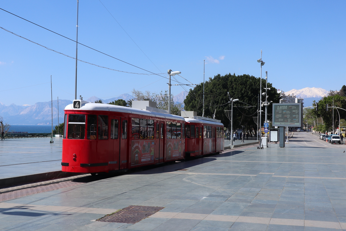 Возможны ли ещё путешествия за границу в эпоху тотальных санкций? Съездили в весеннюю Турцию