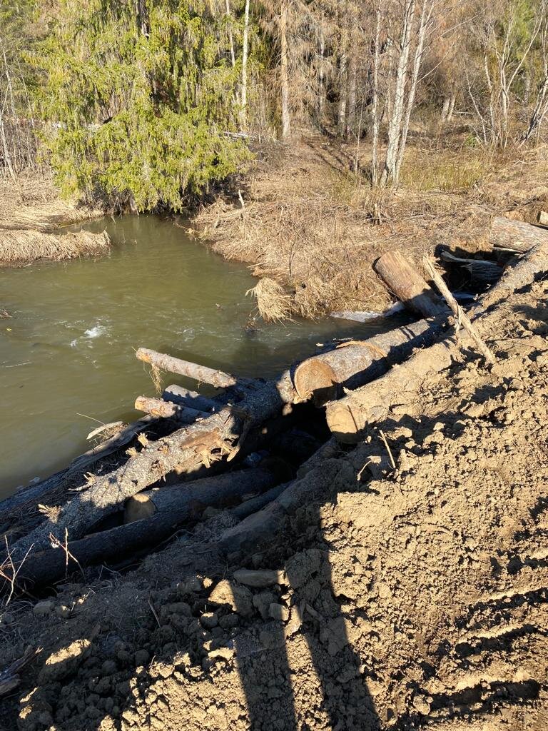 Тот самый "отсутствующий" мостик, уже заново сделанный местными