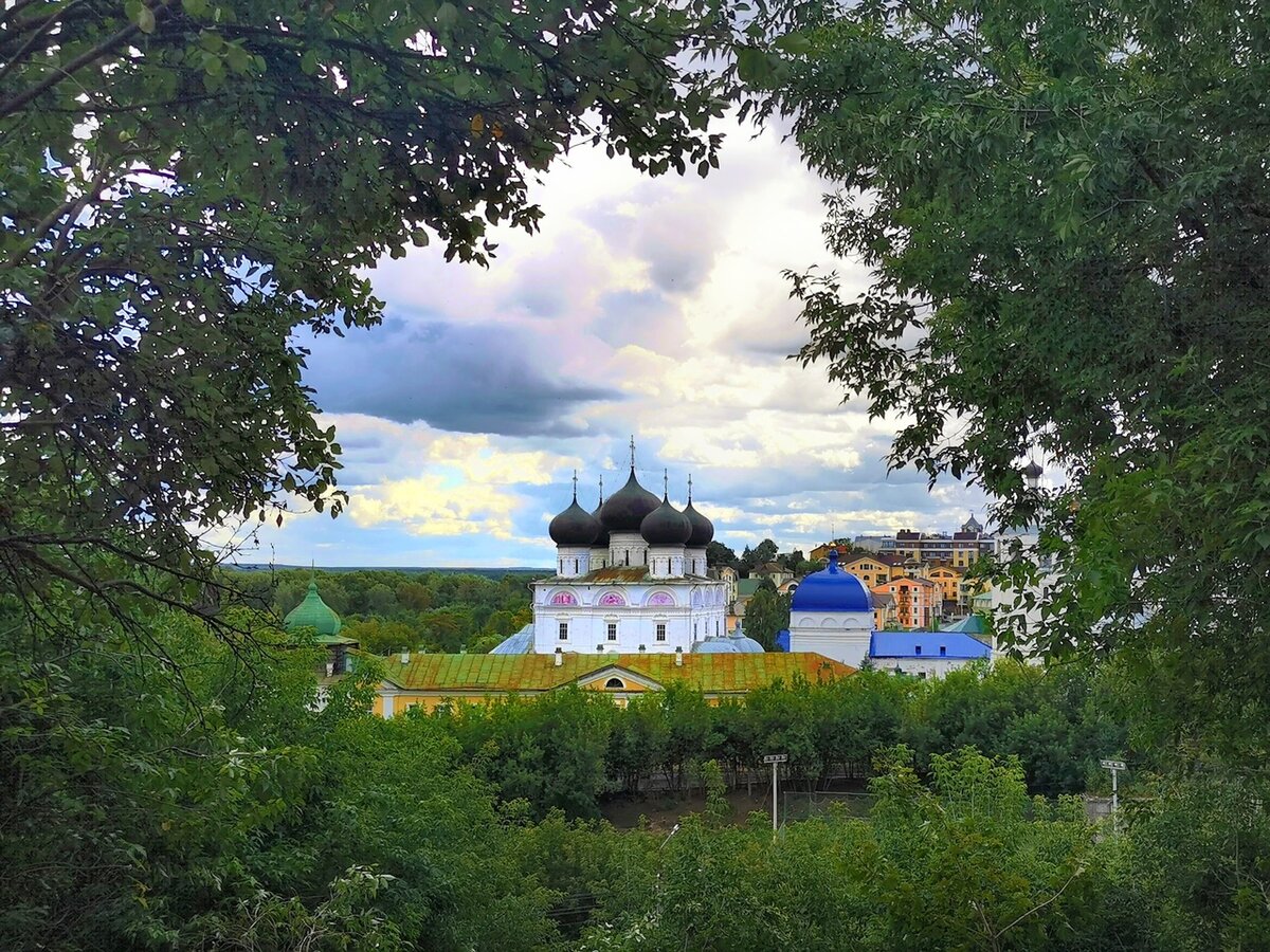 Свято-Успенский Трифонов мужской монастырь Киров