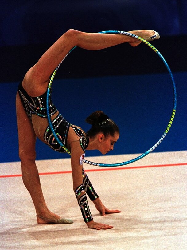  Юлия Барсукова родилась 31 декабря 1979 года   С 4 лет Юлия занималась фигурным катанием, но спустя 4 года поняла, что выбрала для себя не тот вид спорта и ушла в художественную гимнастику.