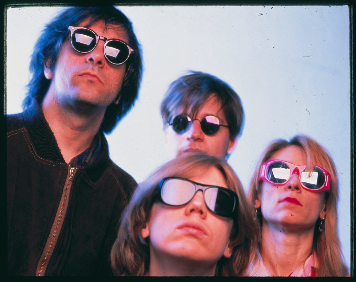 фото: https://www.spin.com/2020/06/dont-give-me-your-soul-the-oral-history-of-sonic-youths-goo/