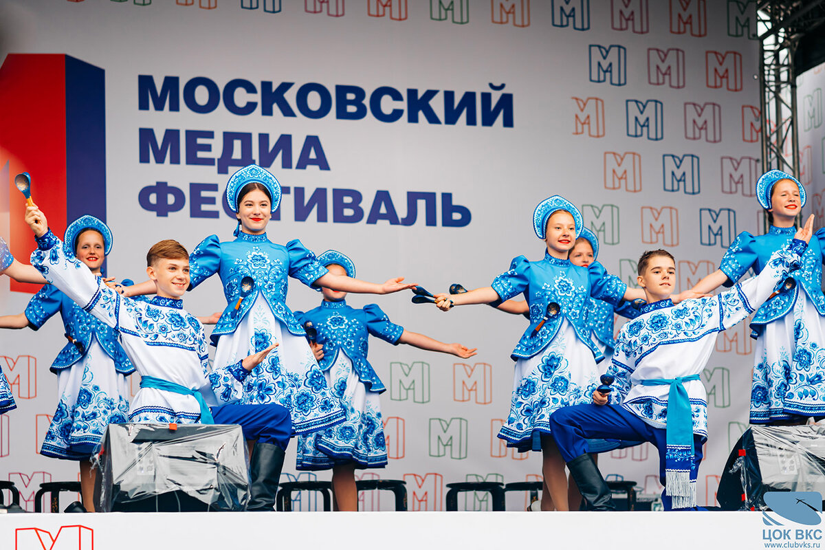 02.09.2023 г. Творческая группа ЦОК ВКС выступила на сценической площадке «Московский медиафестиваль», которая расположена рядом с монументом Победы на Поклонной горе в Москве.-3