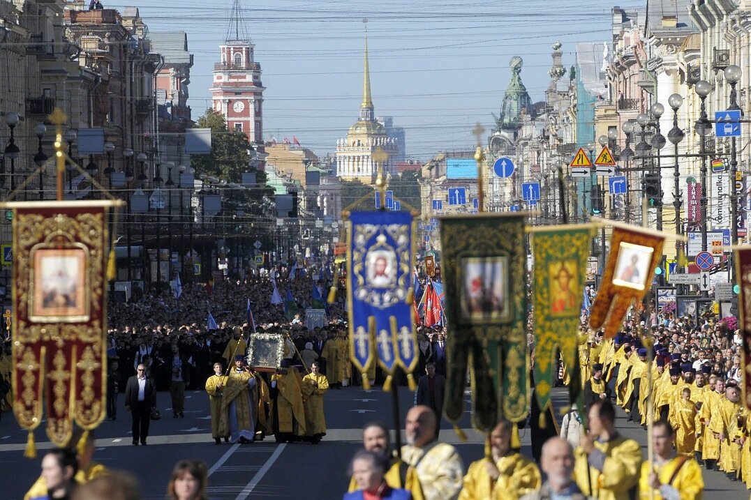 Александр Невский крестный ход