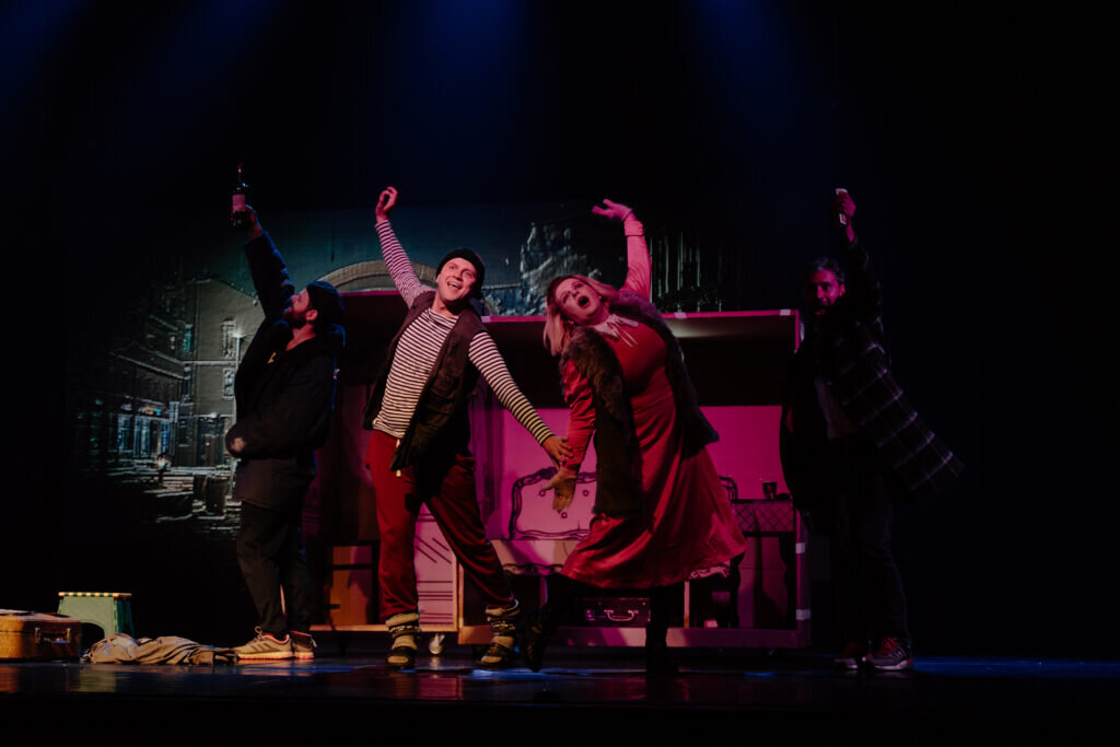 Листайте вправо, чтобы увидеть больше изображений