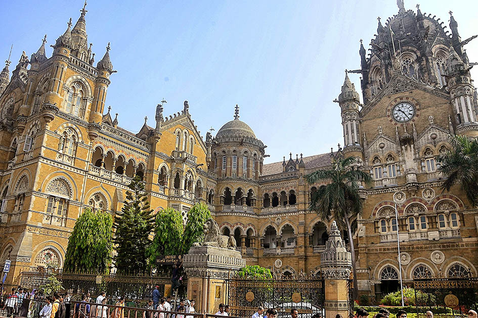 Chhatrapati Shivaji Maharaj Terminus, (Источник фото: tripsavvy.com).