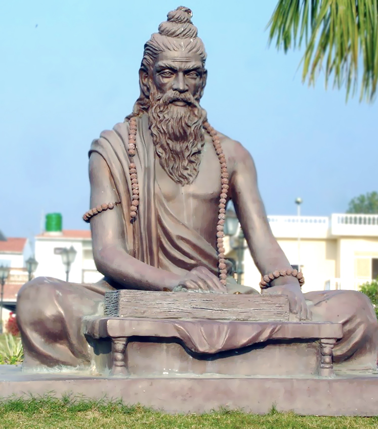 Патанджали основатель йоги. Патанджали индийский философ. Статуя Патанджали в Индии. Аджита Кесакамбала.
