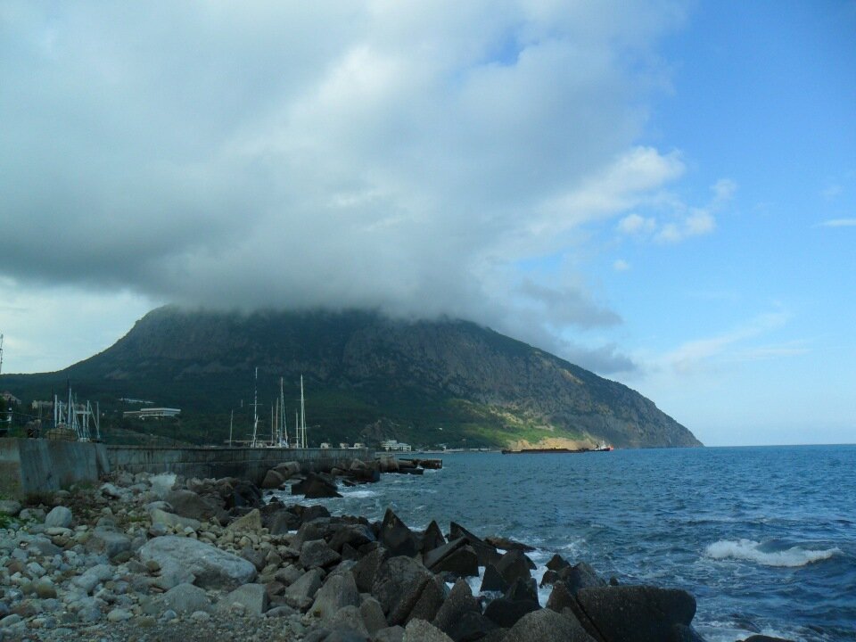                                                             На апляже "Артека"