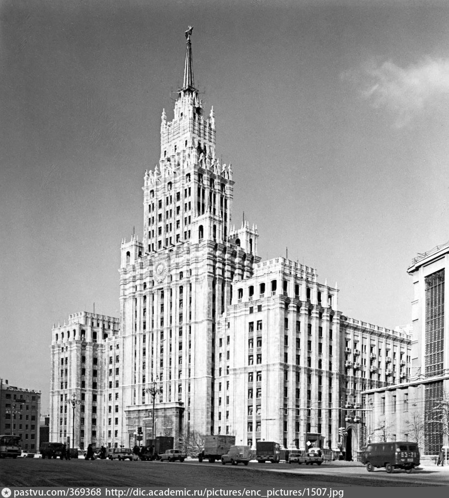 8 сталинских высоток в москве. Исторический музей 1875- владимир шервуд. Чечулин высотка в зарядье. Шервуда. Иофан дворец советов проект.