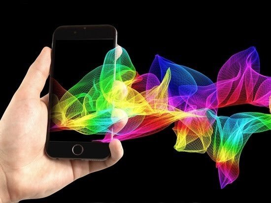 Согласно информации портала, вирус DressCode незаметно от владельца открывает рекламные ссылки на различных интернет-ресурсах, подражая поведению простых пользователей из-за чего рекламодатели тоже не замечают ничего необычного в переходе по их ссылкам. 
При этом распознать код вредоносной программы крайне сложно, так как ее единственным симптомом является быстрая разрядка аккумулятора.

Отмечается, что наиболее опасным воздействием вируса являются его атаки на web-кошельки и банковские счета владельцев. Программа меняет реквизиты, которыми обмениваются банковские системы.

По приблизительным оценкам, вирус принес своим разработчикам около 20 миллионов долларов прибыли.