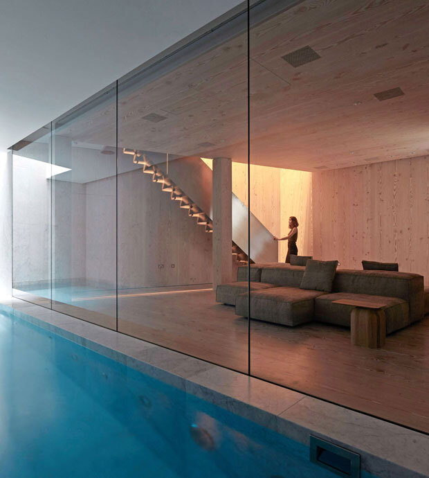 abitare.it/it/architettura/progetti/2019/10/13/gianni-botsford-architects-casa-sotterranea-londra/                                                                                                                                                                                   На втором цокольном этаже находится 10-метровый бассейн, комната для йоги, парная и галерея.