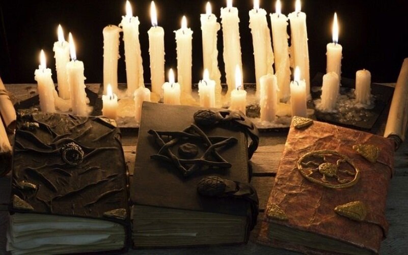 Красные цепи - книга, которая меня связала по рукам и ногам | Мир ...