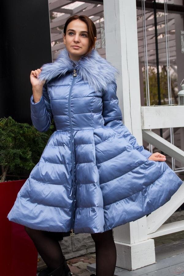 Пуховик одри зеленый. Пуховики с юбкой. Пуховая юбка. Elisabetta franchi пальто пуховик. Пуховики с юбкой.