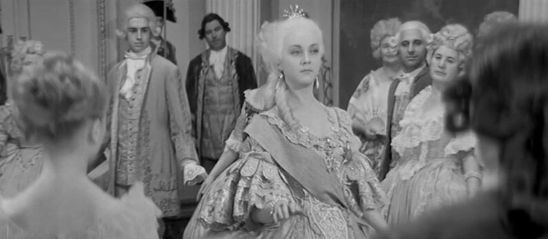 «В кино она играла императриц и в молодости была настоящей красавицей»: жизнь и роли актрисы Валентины Паниной