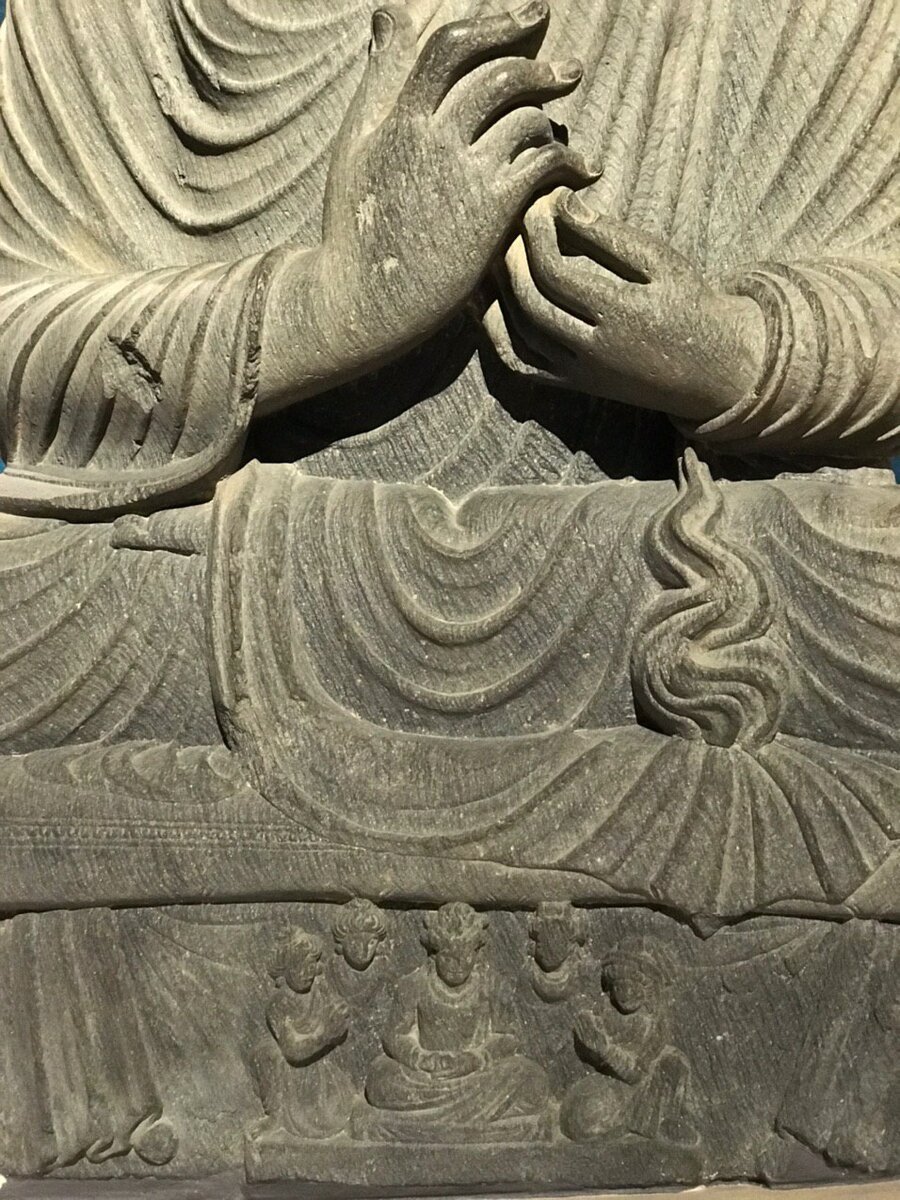 Вероятнее всего, скульптура была раскрашена и позолочена