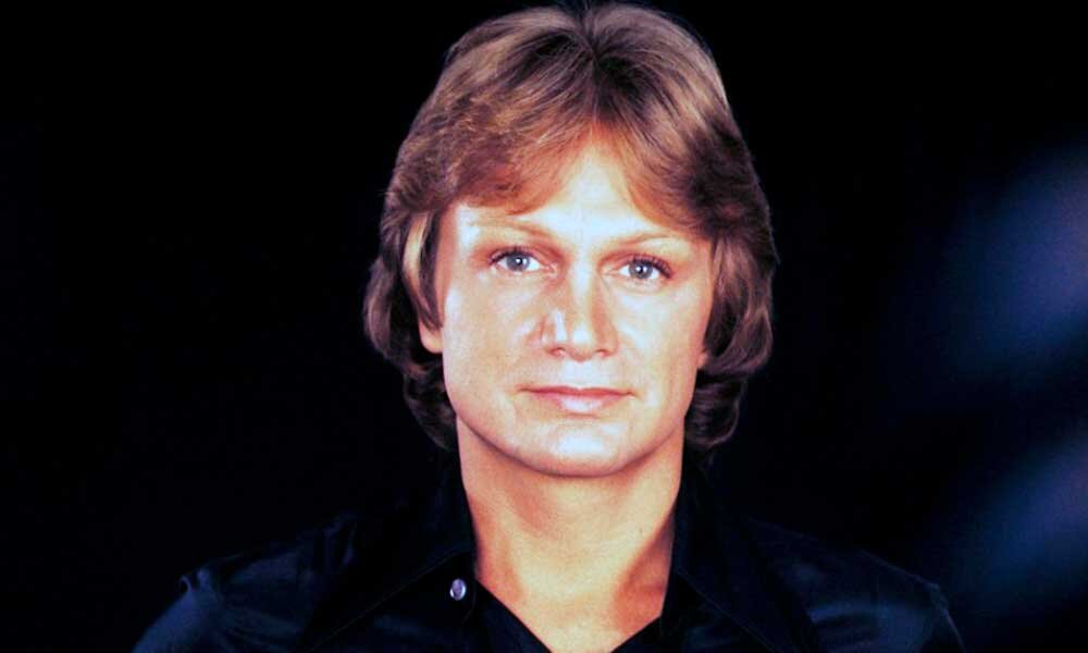 Клод Франсуа. Хорош, правда? К сожалению, он так и не состарился. Но это уже совсем другая история.