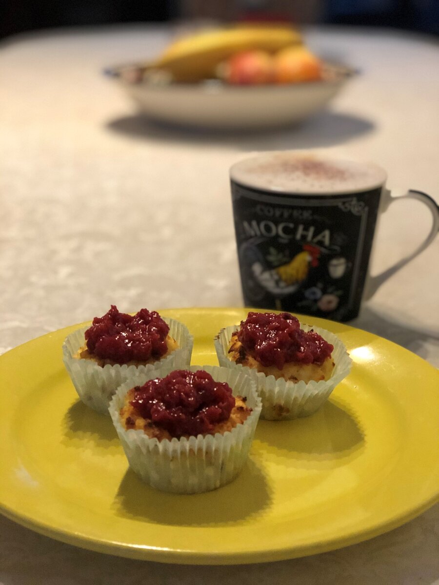 Сырники с вишневым соусом