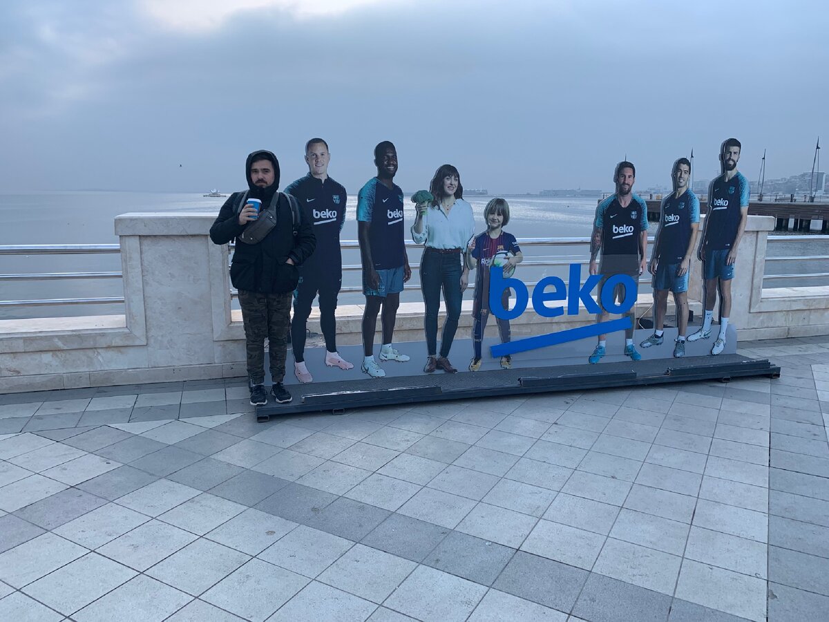 Проходил кастинг в Барселону. Обещали позвонить. 