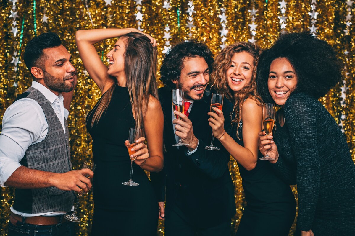 Шампанкое это всегдв праздник!