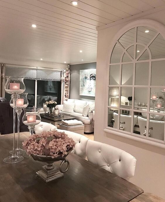  Зеркальное окно интересный декоративный элемент. Источник фото: https://www.instagram.com