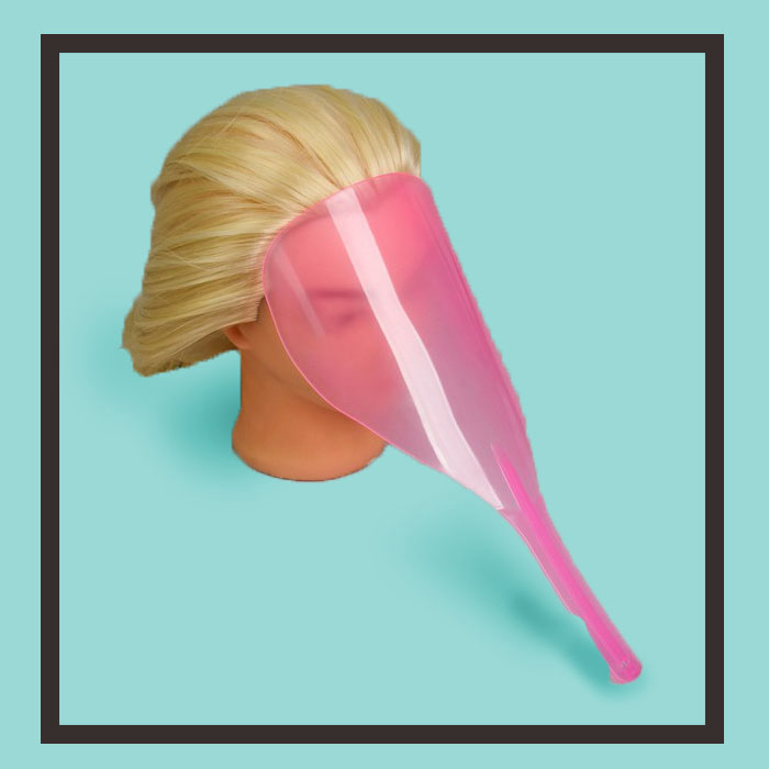 "Экранчик" был сродни этому, только расписанный цветами и с бусинками на ручке 