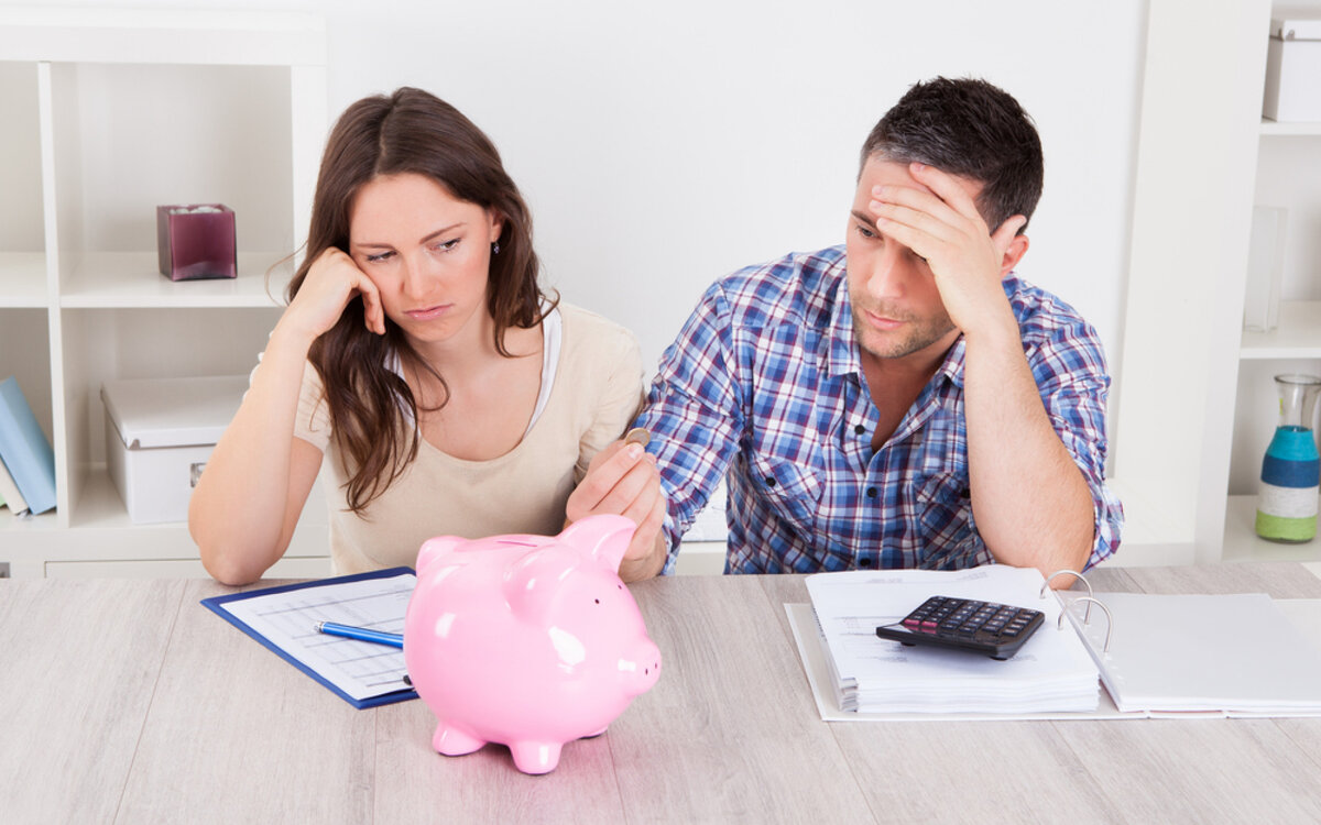 Немного не хватает на квартиру, придется разбивать копилку