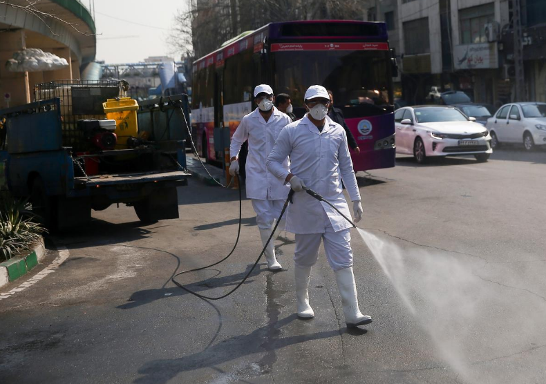 Дезинфекция на улицах Тегерана, Иран, 5 марта 2020 года