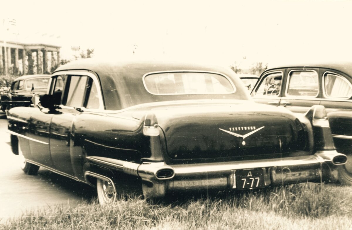 Cadillac Fleetwood 75 1956 presidential Limousine