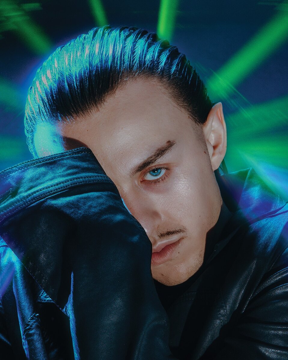 *Tommy Cash