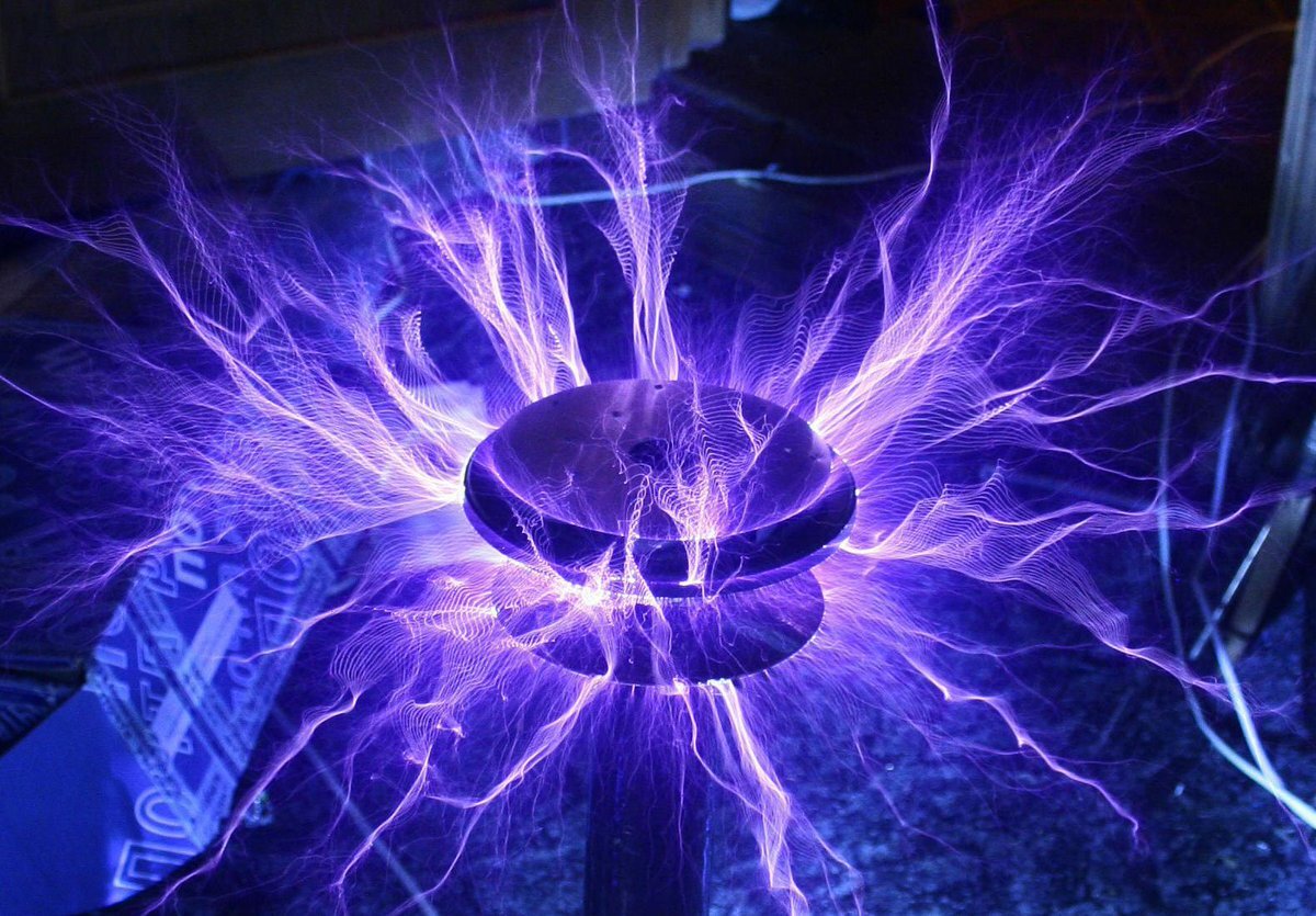 Со школы обывателю  приказано верить в "физический вакуум", несмотря на то, что по факту эта "пустота", которая на самом деле является средой (эфиром), может расслаиваться и имеет сложную структуру как видно на фото.