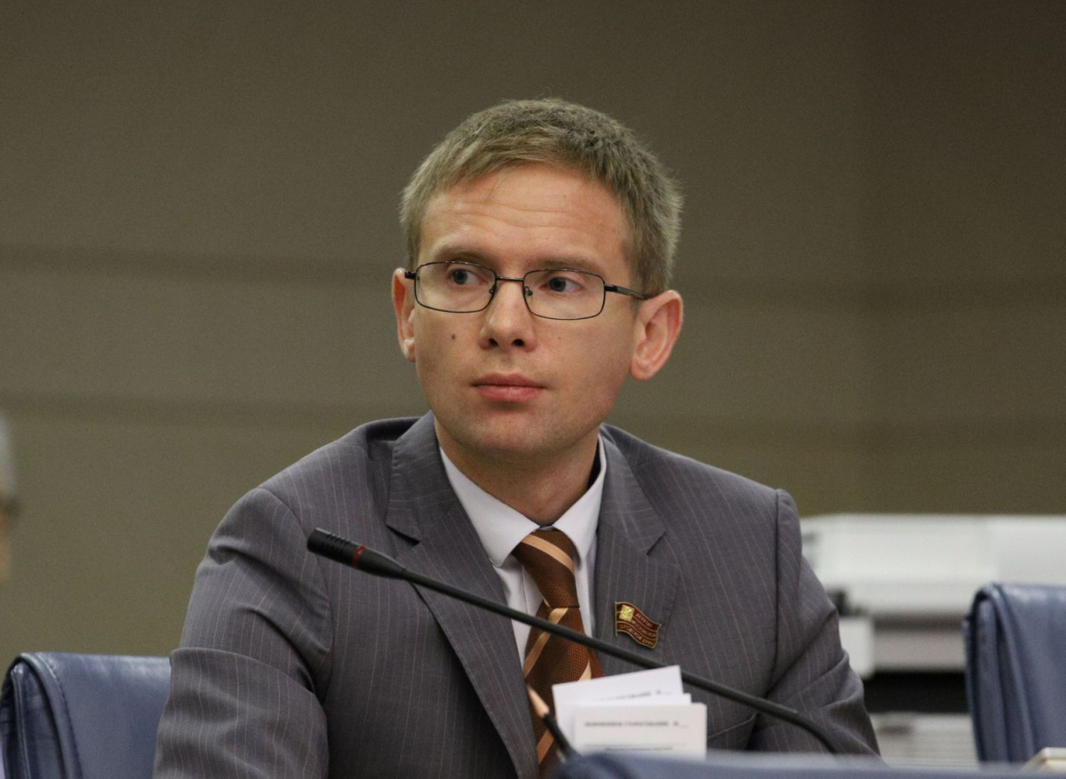 Сергей Савостьянов, депутат МГД, франция КПРФ.