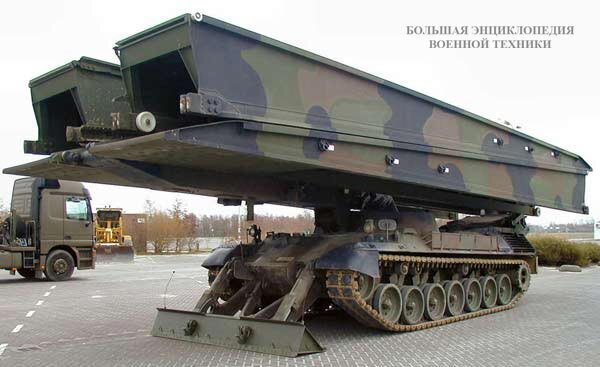 Танковый мостоукладчик BIBER