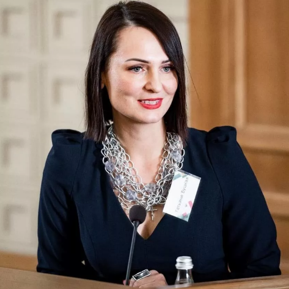 Татьяна Буцкая фото взято с сайта https://www.hotel-portomare.com/ob-otele/akademiya-schastlivoy-semi/