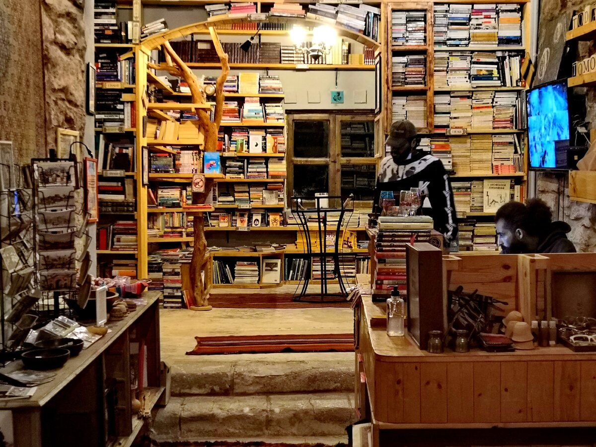 Иордания, Мадаба, книжный магазин "Kawon"