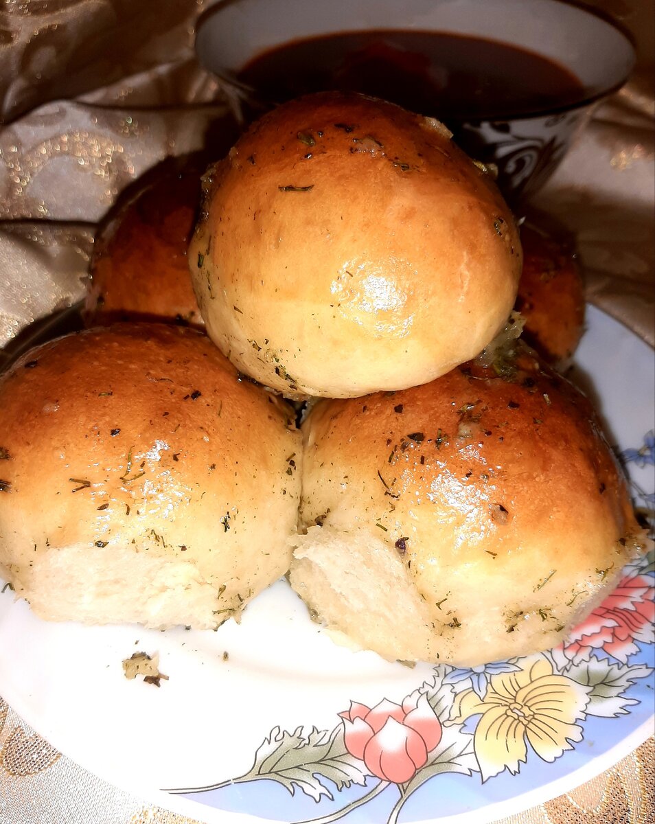 Ароматные, воздушные пампушки украсят ваш обеденный стол. 