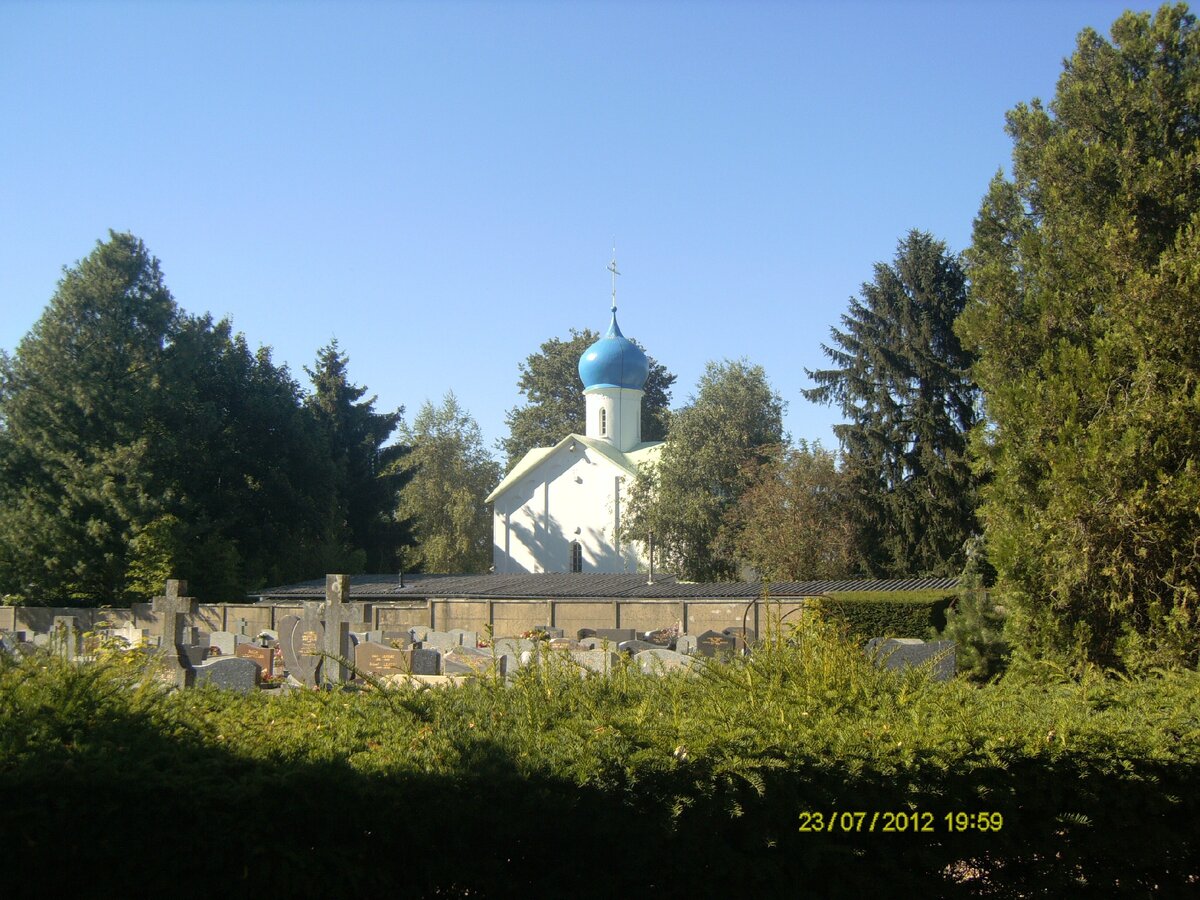 Вид кладбища издалека. Фото автора.