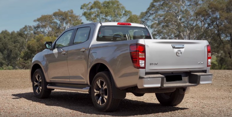 Дизайн задней и левой части кузова.