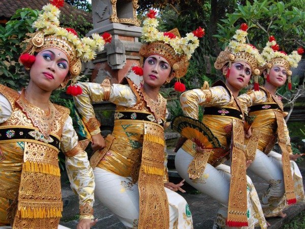 Балийский танец не предназначен для развлечения аудитории.