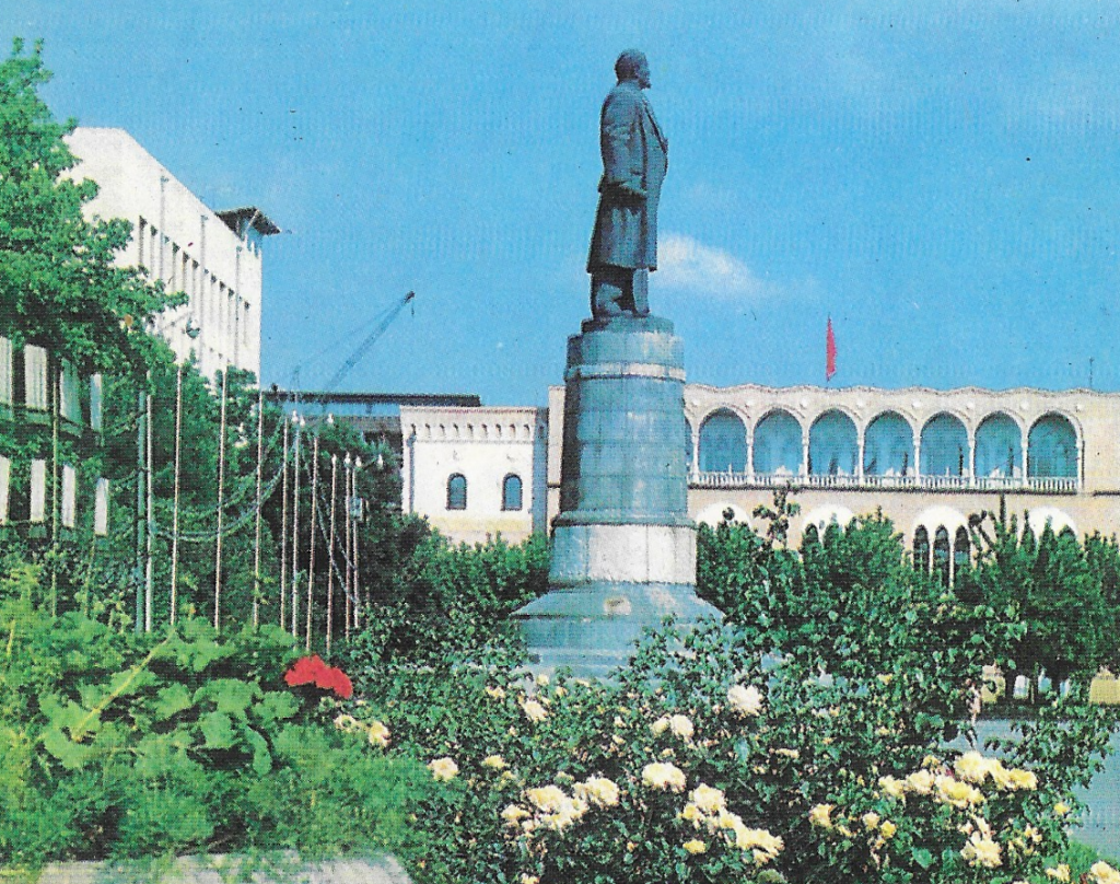 Чиасср. Грозный площадь Ленина. Памятник Ленину в Грозном. ЧИАССР Г.Грозный. ЧИАССР Грозный.
