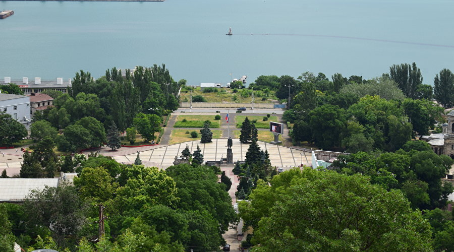 Вид на площадь им. Ленина в Керчи / Турпортал Крыма, Светлана Мальцева