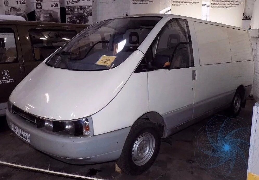 Очень успешный минивэн от АЗЛК, который не успел выйти серийно в 90х ...