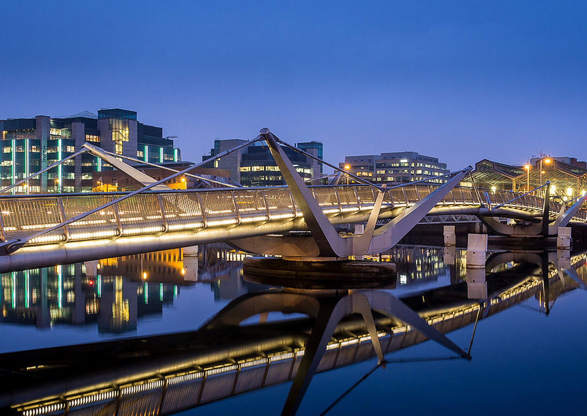Подсветка Sean O'Casey Bridge в Дублине