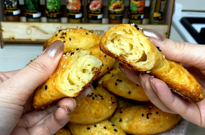 Лепёшки с сыром и творогом на сковороде