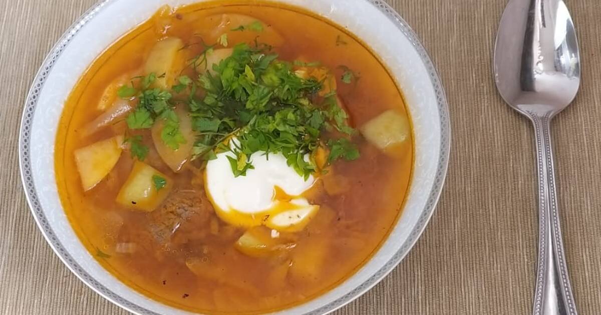 • shchi — щи. щи из свежей капусты с картофелем. кислые щи из квашеной капусты. щи с курицей. суп с лапшой порция 300 мл.