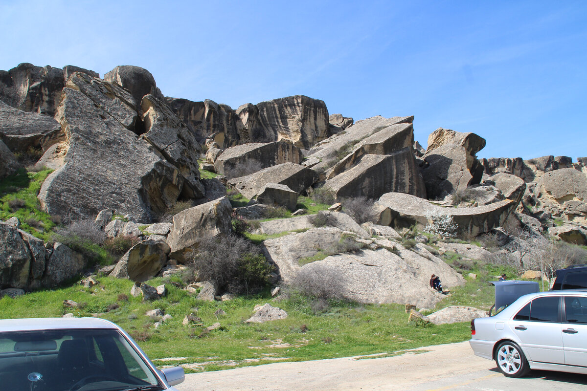 Скалы в Гобустане. Фото автора